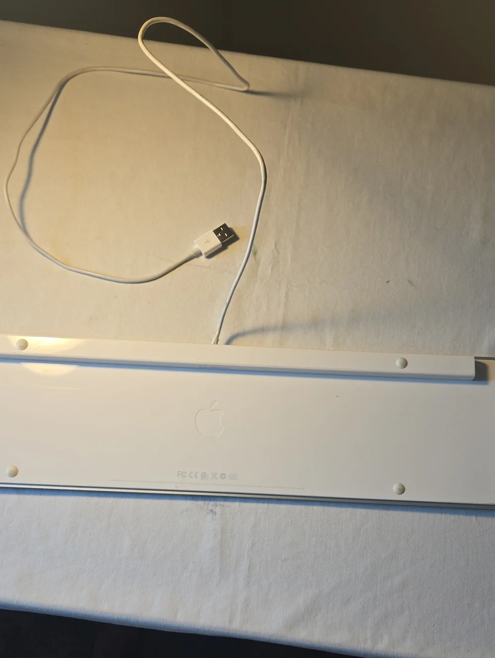 Apple White Wired USB Keyboard with Numeric Keypad